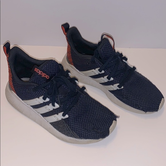 Boys Adidas sneaker - Picture 1 of 3